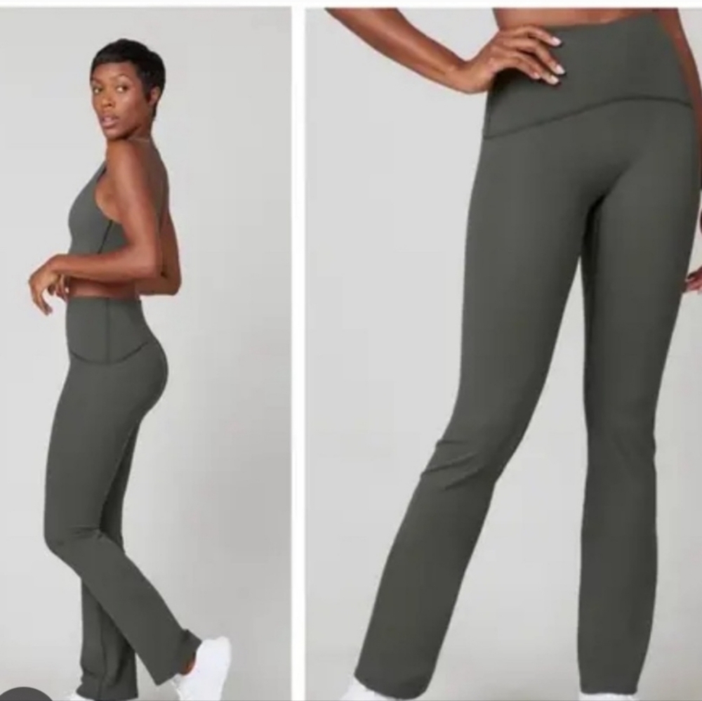 Spanx Booty Boost ANKLE Flare Leggings Dark Palm Medium